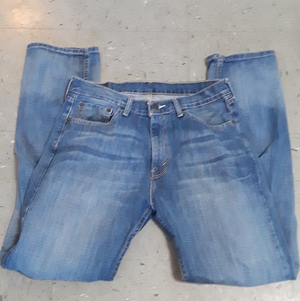 Levi's | Jeans | Relaxed Fit